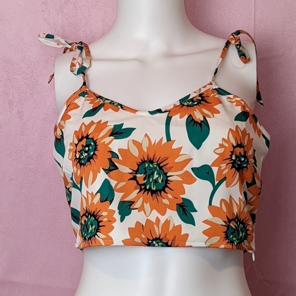 Daisy Street Dolls Kill Floral Tie Strap White and Orange Crop Top size Medium